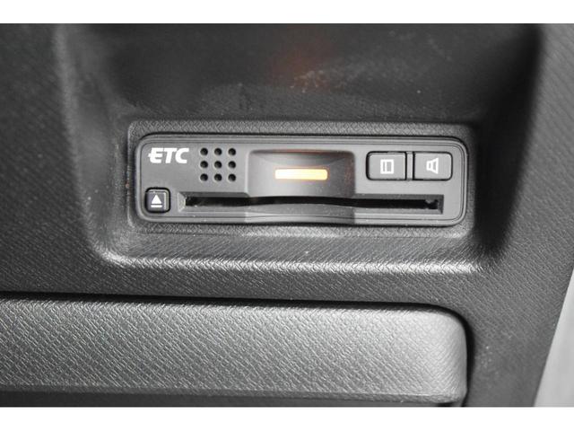 ステップワゴンスパーダ Ｚ　地デジナビ　バックカメラ　オートエアコン　マニュアルモード　フルフラットシート　ＥＴＣ　スマートキー　ＨＩＤ　オートライト　横滑り防止機能　フォグランプ　両側パワースライドドア（14枚目）