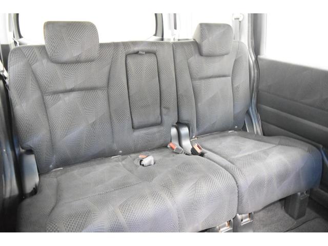 ステップワゴンスパーダ Ｚ　地デジナビ　バックカメラ　オートエアコン　マニュアルモード　フルフラットシート　ＥＴＣ　スマートキー　ＨＩＤ　オートライト　横滑り防止機能　フォグランプ　両側パワースライドドア（19枚目）