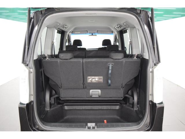 ステップワゴンスパーダ Ｚ　地デジナビ　バックカメラ　オートエアコン　マニュアルモード　フルフラットシート　ＥＴＣ　スマートキー　ＨＩＤ　オートライト　横滑り防止機能　フォグランプ　両側パワースライドドア（23枚目）