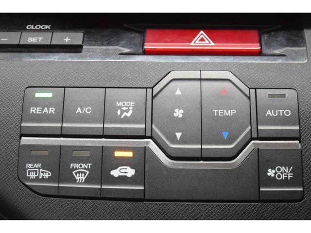 ステップワゴンスパーダ Ｚ　地デジナビ　バックカメラ　オートエアコン　マニュアルモード　フルフラットシート　ＥＴＣ　スマートキー　ＨＩＤ　オートライト　横滑り防止機能　フォグランプ　両側パワースライドドア（28枚目）