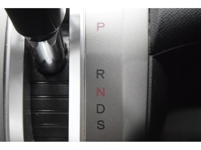 ステップワゴンスパーダ Ｚ　地デジナビ　バックカメラ　オートエアコン　マニュアルモード　フルフラットシート　ＥＴＣ　スマートキー　ＨＩＤ　オートライト　横滑り防止機能　フォグランプ　両側パワースライドドア（29枚目）