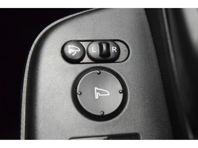 ステップワゴンスパーダ Ｚ　地デジナビ　バックカメラ　オートエアコン　マニュアルモード　フルフラットシート　ＥＴＣ　スマートキー　ＨＩＤ　オートライト　横滑り防止機能　フォグランプ　両側パワースライドドア（30枚目）