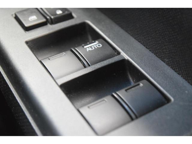 ステップワゴンスパーダ Ｚ　地デジナビ　バックカメラ　オートエアコン　マニュアルモード　フルフラットシート　ＥＴＣ　スマートキー　ＨＩＤ　オートライト　横滑り防止機能　フォグランプ　両側パワースライドドア（34枚目）