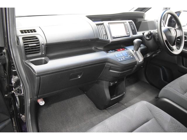 ステップワゴンスパーダ Ｚ　地デジナビ　バックカメラ　オートエアコン　マニュアルモード　フルフラットシート　ＥＴＣ　スマートキー　ＨＩＤ　オートライト　横滑り防止機能　フォグランプ　両側パワースライドドア（36枚目）