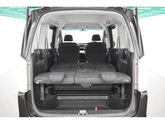 ステップワゴンスパーダ Ｚ　地デジナビ　バックカメラ　オートエアコン　マニュアルモード　フルフラットシート　ＥＴＣ　スマートキー　ＨＩＤ　オートライト　横滑り防止機能　フォグランプ　両側パワースライドドア（43枚目）