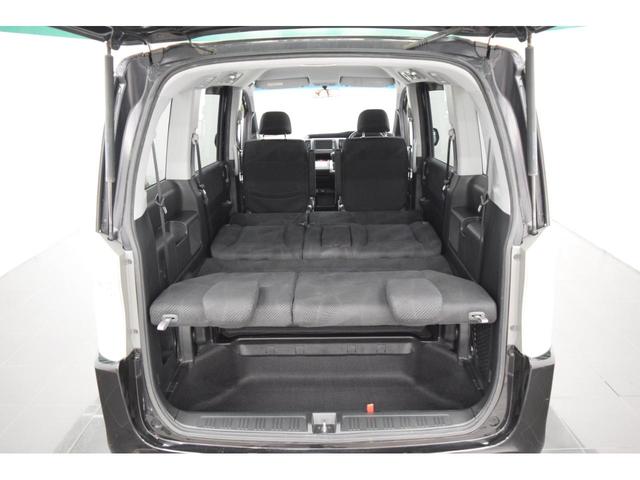 ステップワゴンスパーダ Ｚ　地デジナビ　バックカメラ　オートエアコン　マニュアルモード　フルフラットシート　ＥＴＣ　スマートキー　ＨＩＤ　オートライト　横滑り防止機能　フォグランプ　両側パワースライドドア（44枚目）