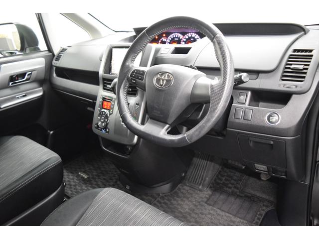 ヴォクシー ＺＳ　煌ＩＩ　Ｂｌｕｅｔｏｏｔｈ　８インチナビ　フルセグ　バックカメラ　オートライト　ＥＴＣ　スマートキー　ＨＩＤ　　マニュアルモード　デュアルオートエアコン　両側パワースライドドア（17枚目）