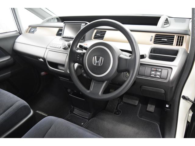 ステップワゴン Ｇ　Ｌ　ＨＤＤナビパッケージ　純正ナビ　バックカメラ　ＥＴＣ　キーレス　ＨＩＤ　オートエアコン　フルフラットシート　両側パワースライドドア（17枚目）