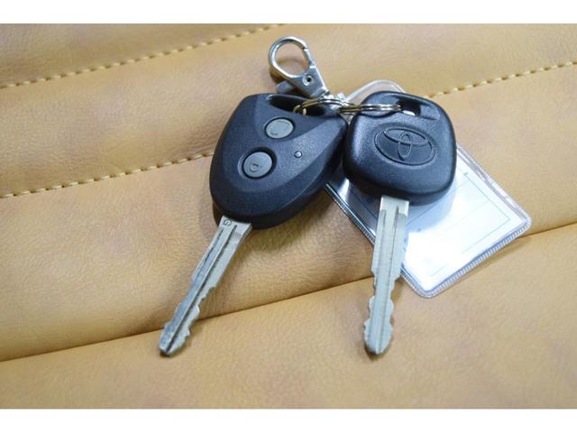 タウンエースバン GL ホワイトリボンタイヤ USマーカー メッキトリムリング ブラウンシートカバー バックカメラ キーレス ETC オートエアコン 両側スライドドア(40枚目)