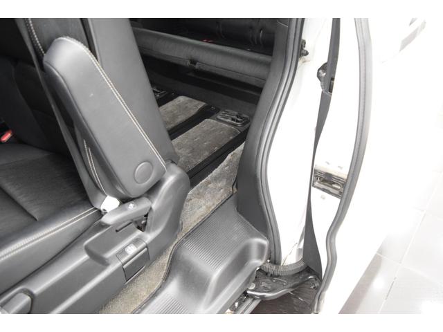 オデッセイ アブソルート・ＥＸ　Ｂｌｕｅｔｏｏｔｈ　衝突被害軽減システム　後席モニター　パワーシート　フルセグナビ　クルーズコントロール　ハーフレザーシート　バックカメラ　スマートキー　アイドリングストップ　両側パワースライドドア（44枚目）