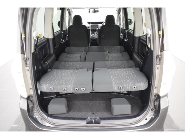 ヴォクシー ZS 煌III Bluetooth バックカメラ フルセグナビ デュアルオートエアコン スマートキー フルフラットシート マニュアルモード HID オートライト 両側スライドシート(30枚目)