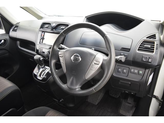 セレナ ハイウェイスター Vセレ+セーフティII SHV Bluetooth フルセグナビ 全周囲カメラ アイドリングストップ フルフラット ダブルオートエアコン クルーズコントロール コーナーセンサー ETC LEDヘッドライト 両側パワースライドドア(17枚目)