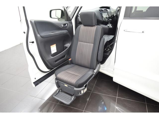 セレナ ハイウェイスター　Ｖセレ＋セーフティＩＩ　ＳＨＶ　Ｂｌｕｅｔｏｏｔｈ　フルセグナビ　全周囲カメラ　後席モニター　衝突被害軽減システム　サイドリフトアップシート　コーナーセンサー　アイドリングストップ　クルコン　ダブルオートエアコン　両側パワースライド（20枚目）