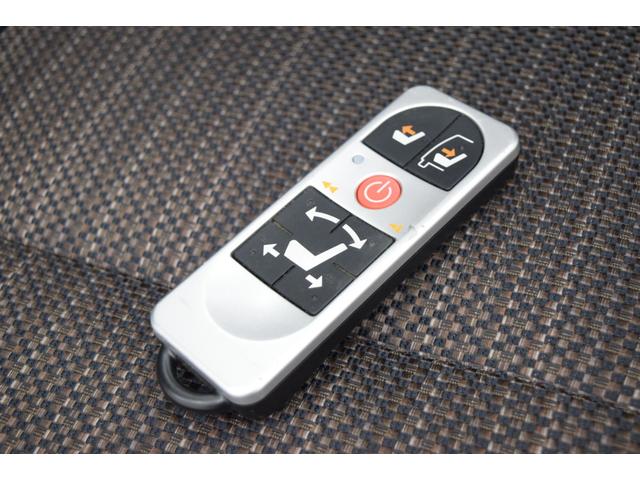 セレナ ハイウェイスター　Ｖセレ＋セーフティＩＩ　ＳＨＶ　Ｂｌｕｅｔｏｏｔｈ　フルセグナビ　全周囲カメラ　後席モニター　衝突被害軽減システム　サイドリフトアップシート　コーナーセンサー　アイドリングストップ　クルコン　ダブルオートエアコン　両側パワースライド（50枚目）