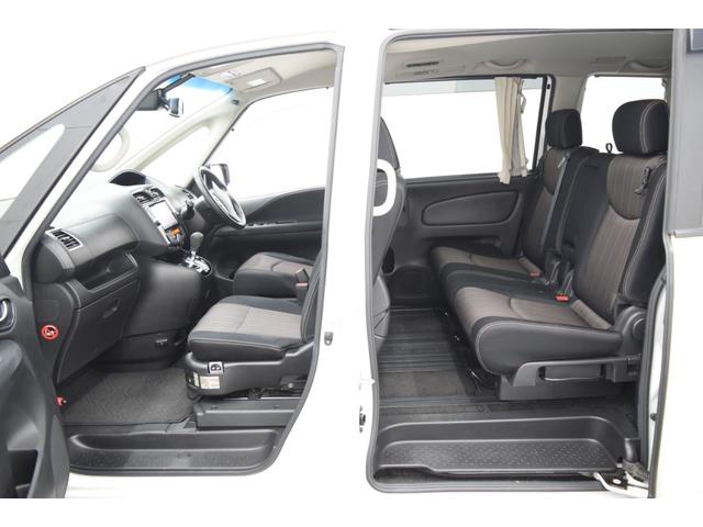 セレナ ハイウェイスター　Ｖセレ＋セーフティＩＩ　ＳＨＶ　Ｂｌｕｅｔｏｏｔｈ　フルセグナビ　全周囲カメラ　後席モニター　衝突被害軽減システム　サイドリフトアップシート　コーナーセンサー　アイドリングストップ　クルコン　ダブルオートエアコン　両側パワースライド（52枚目）