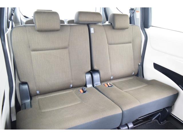 シエンタ ハイブリッドＧ　Ｂｌｕｅｔｏｏｔｈ　両側パワースライドドア　アイドリングストップ　衝突被害軽減システム　レーンアシスト　シートヒーター　　フルセグナビ　オートエアコン　バックカメラ　　スマートキー　ＬＥＤオートライト（19枚目）