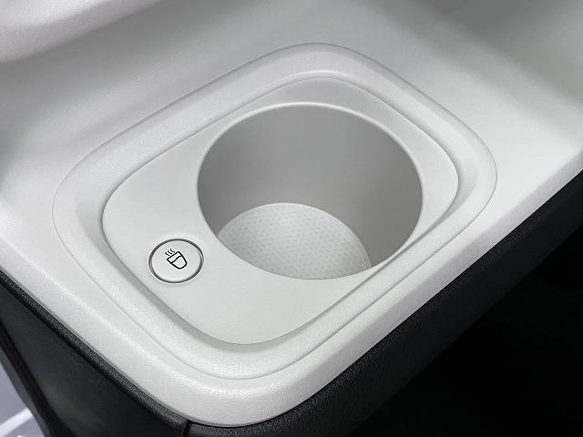 ムーヴキャンバス ストライプスＧ　サポカーＳワイド適合　パノラマモニター対応　ＵＳＢ接続端子　電動パーキングブレーキ　シートヒーター　両側オートスライドドア　ステアリングスイッチ　ホッとカップホルダー　電動格納ミラー　キーフリー（18枚目）