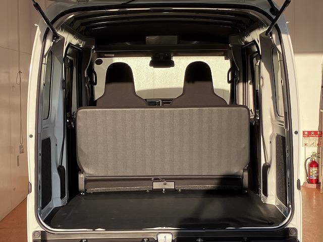 ハイゼットカーゴ ＤＸ　サポカーＳワイド適合　オーディオ　エアコン　アクセサリーソケット　コーナーセンサー　アイドリングストップ　光軸調整ダイヤル　横滑り防止機能　誤発進抑制機能　パワーウインドウ　キーレス（10枚目）