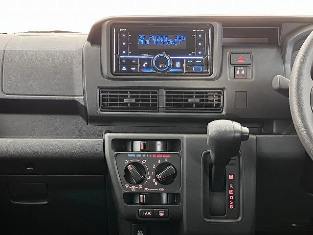 ハイゼットカーゴ ＤＸ　サポカーＳワイド適合　オーディオ　エアコン　アクセサリーソケット　コーナーセンサー　アイドリングストップ　光軸調整ダイヤル　横滑り防止機能　誤発進抑制機能　パワーウインドウ　キーレス（13枚目）