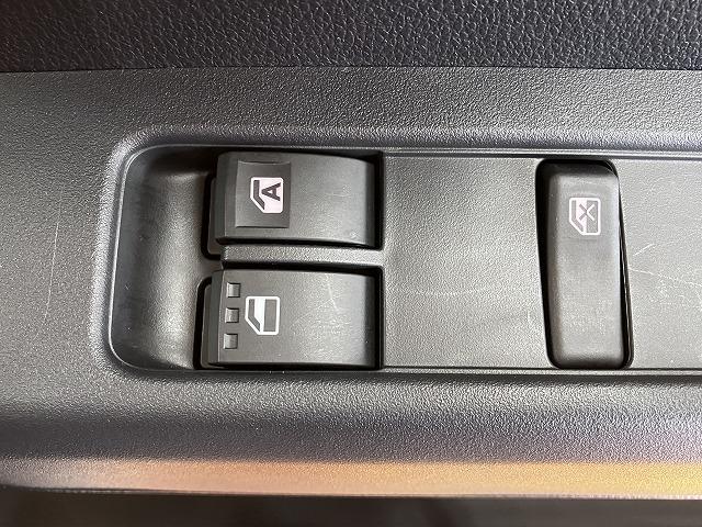 ハイゼットカーゴ ＤＸ　サポカーＳワイド適合　オーディオ　エアコン　アクセサリーソケット　コーナーセンサー　アイドリングストップ　光軸調整ダイヤル　横滑り防止機能　誤発進抑制機能　パワーウインドウ　キーレス（17枚目）