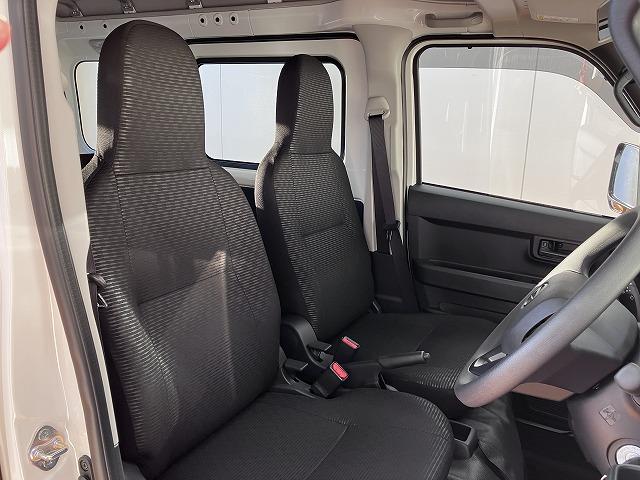 ハイゼットカーゴ ＤＸ　サポカーＳワイド適合　オーディオ　エアコン　アクセサリーソケット　コーナーセンサー　アイドリングストップ　光軸調整ダイヤル　横滑り防止機能　誤発進抑制機能　パワーウインドウ　キーレス（19枚目）