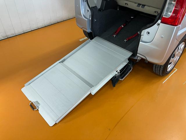 タント スローパーＬＳＡ３　リアシートツキ　福祉車両　車いす乗車　電動ウインチ　ミラクルオープンドア　両側スライドドア　オーディオ　エアコン　アイドリングストップ　オートハイビーム　電動格納ミラー　キーレス（13枚目）