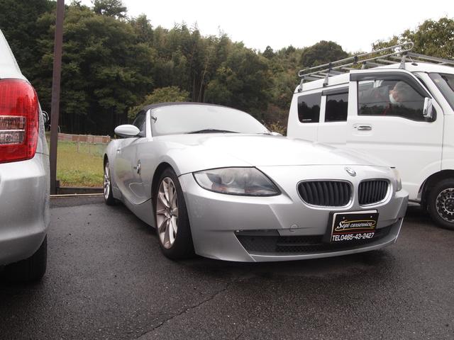 Ｚ４ ロードスター２．５ｉ　ロードスター２．５ｉ（２名）レザーシート／電動オープン／シートヒーター／スペアキー／禁煙車（2枚目）
