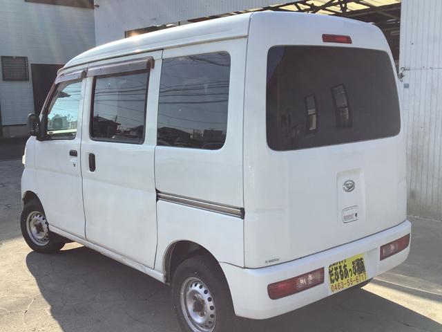 ハイゼットカーゴ ＤＸ　４速オートマハイルーフ　タイミングチェーン車両　集中ドアロック　　リヤガラスフィルム施工済　ルーフ収納付き　新品全席シートカバー　事業用登録車両代行（3枚目）