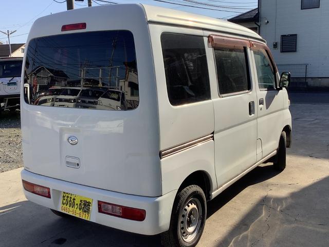 ハイゼットカーゴ ＤＸ　４速オートマハイルーフ　タイミングチェーン車両　集中ドアロック　　リヤガラスフィルム施工済　ルーフ収納付き　新品全席シートカバー　事業用登録車両代行（4枚目）