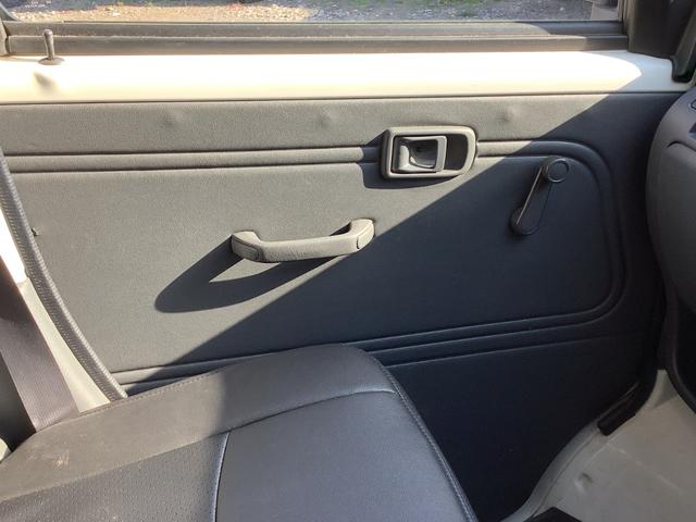 ハイゼットカーゴ ＤＸ　４速オートマハイルーフ　タイミングチェーン車両　集中ドアロック　　リヤガラスフィルム施工済　ルーフ収納付き　新品全席シートカバー　事業用登録車両代行（17枚目）