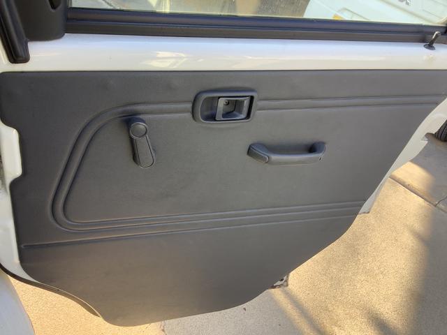 ハイゼットカーゴ ＤＸ　４速オートマハイルーフ　タイミングチェーン車両　集中ドアロック　　リヤガラスフィルム施工済　ルーフ収納付き　新品全席シートカバー　事業用登録車両代行（18枚目）