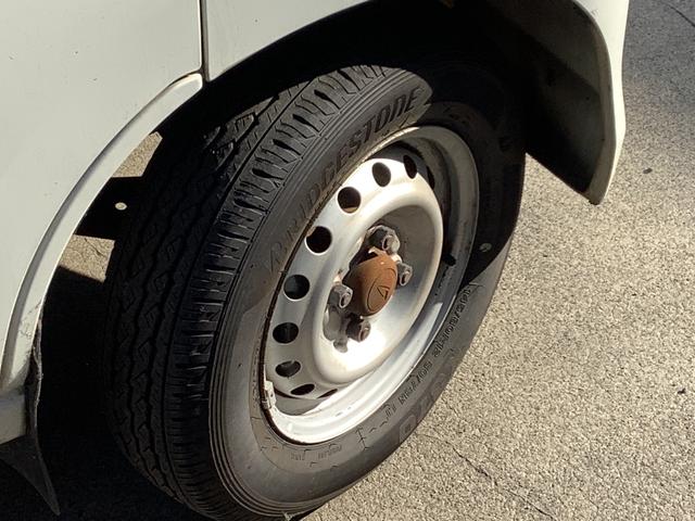 ハイゼットカーゴ ＤＸ　４速オートマハイルーフ　タイミングチェーン車両　集中ドアロック　　リヤガラスフィルム施工済　ルーフ収納付き　新品全席シートカバー　事業用登録車両代行（20枚目）