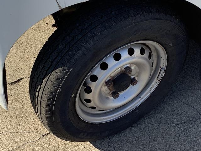 ハイゼットカーゴ ＤＸ　４速オートマハイルーフ　タイミングチェーン車両　集中ドアロック　　リヤガラスフィルム施工済　ルーフ収納付き　新品全席シートカバー　事業用登録車両代行（22枚目）