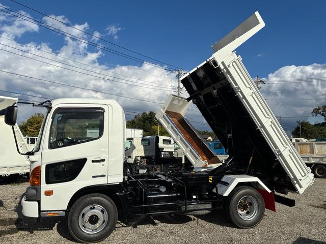 ヒノレンジャー ダンプ　三転ダンプ（4枚目）