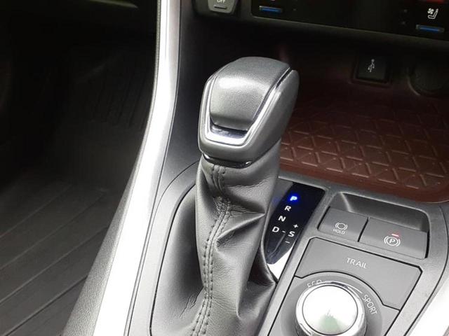 ＲＡＶ４ ４ＷＤハイブリッドＧ　保証書／ディスプレイオーディオ＋ナビ９インチ／デジタルインナーミラー／衝突安全装置／シートエアコン／全方位モニター／車線逸脱防止支援システム／シート　合皮　衝突被害軽減システム　全周囲カメラ　４ＷＤ（17枚目）