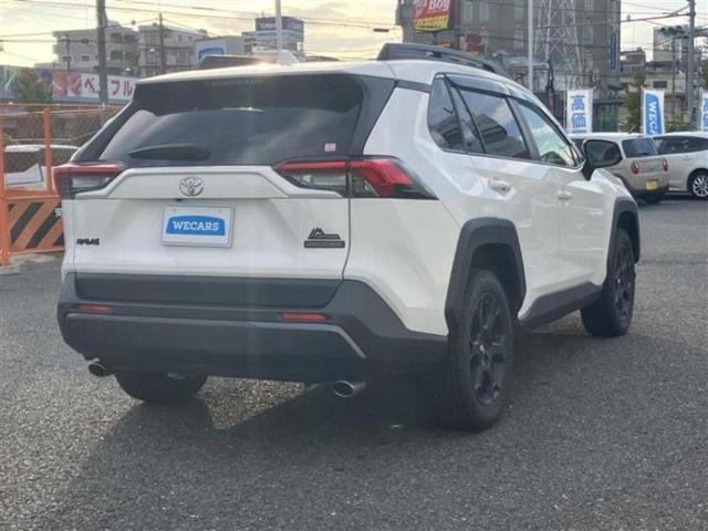ＲＡＶ４ ４ＷＤアドベンチャーオフロードパッケージ　保証書／ディスプレイオーディオ＋ナビ／デジタルインナーミラー／衝突安全装置／シートヒーター　前席／パノラミックビューモニター／車線逸脱防止支援システム／シート　フルレザー　革シート　全周囲カメラ（3枚目）