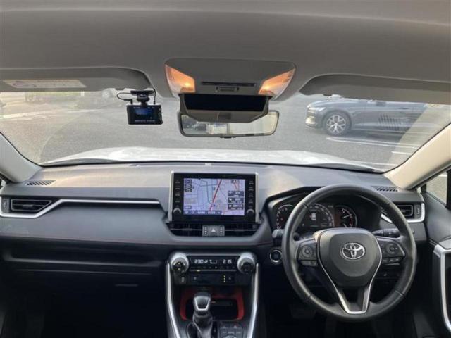 ＲＡＶ４ ４ＷＤアドベンチャーオフロードパッケージ　保証書／ディスプレイオーディオ＋ナビ／デジタルインナーミラー／衝突安全装置／シートヒーター　前席／パノラミックビューモニター／車線逸脱防止支援システム／シート　フルレザー　革シート　全周囲カメラ（4枚目）