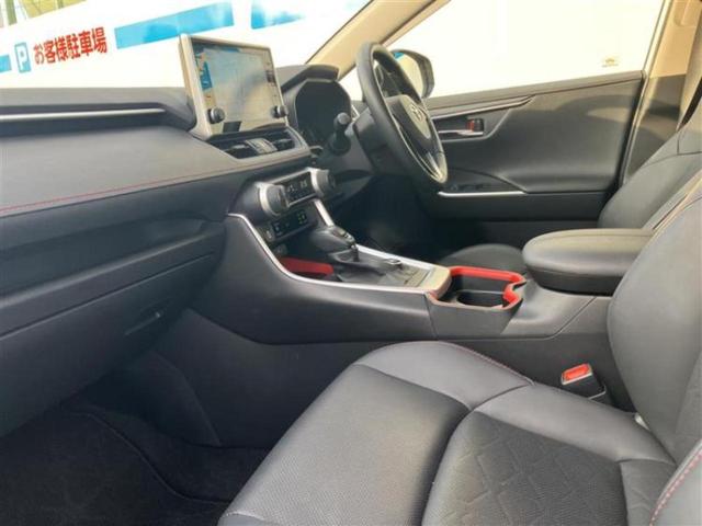 ＲＡＶ４ ４ＷＤアドベンチャーオフロードパッケージ　保証書／ディスプレイオーディオ＋ナビ／デジタルインナーミラー／衝突安全装置／シートヒーター　前席／パノラミックビューモニター／車線逸脱防止支援システム／シート　フルレザー　革シート　全周囲カメラ（5枚目）