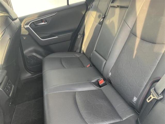 ＲＡＶ４ ４ＷＤアドベンチャーオフロードパッケージ　保証書／ディスプレイオーディオ＋ナビ／デジタルインナーミラー／衝突安全装置／シートヒーター　前席／パノラミックビューモニター／車線逸脱防止支援システム／シート　フルレザー　革シート　全周囲カメラ（7枚目）