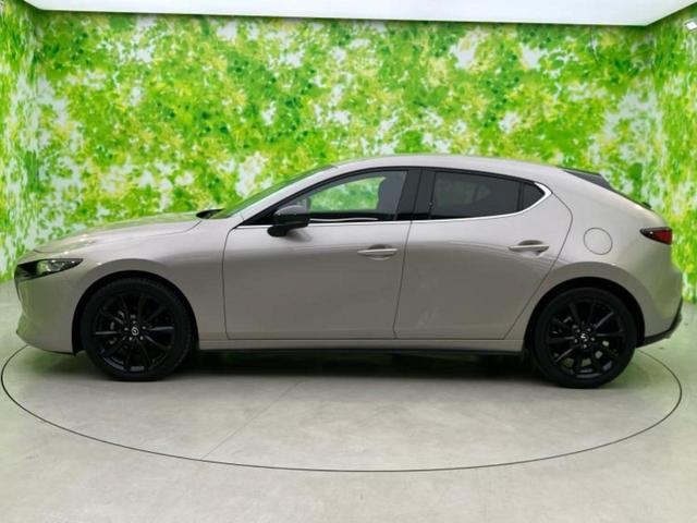 ＭＡＺＤＡ３ファストバック １５Ｓブラックトーンエディション　保証書／ディスプレイオーディオ＋ナビ／衝突安全装置／３６０°ビューモニター／車線逸脱防止支援システム／パーキングアシスト　バックガイド／ヘッドランプ　ＬＥＤ／ＵＳＢジャック　衝突被害軽減システム（2枚目）