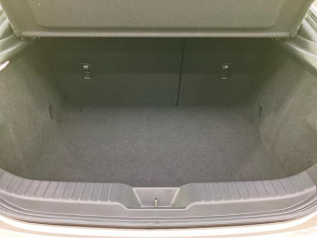 ＭＡＺＤＡ３ファストバック １５Ｓブラックトーンエディション　保証書／ディスプレイオーディオ＋ナビ／衝突安全装置／３６０°ビューモニター／車線逸脱防止支援システム／パーキングアシスト　バックガイド／ヘッドランプ　ＬＥＤ／ＵＳＢジャック　衝突被害軽減システム（24枚目）