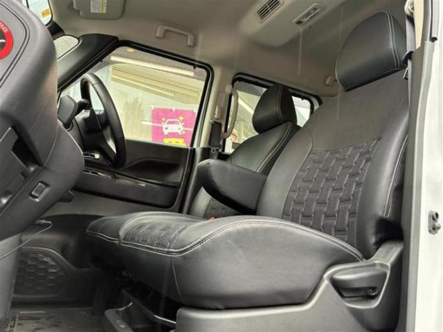 デリカミニ ４ＷＤ　Ｔプレミアム　保証書／純正　９インチ　ＳＤナビ／デジタルインナーミラー／衝突安全装置／両側電動スライドドア／シートヒーター／全方位モニター／車線逸脱防止支援システム／シート　ハーフレザー／ヘッドランプ　ＬＥＤ（6枚目）