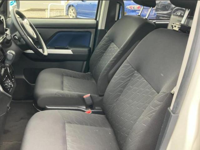 タンク カスタムＧ　新品タイヤ／保証書／社外　９インチ　ＳＤナビ／両側電動スライドドア／ヘッドランプ　ＬＥＤ／ＥＴＣ／ＥＢＤ付ＡＢＳ／横滑り防止装置／アイドリングストップ／フルセグＴＶ／エアバッグ　運転席　ワンオーナー（5枚目）