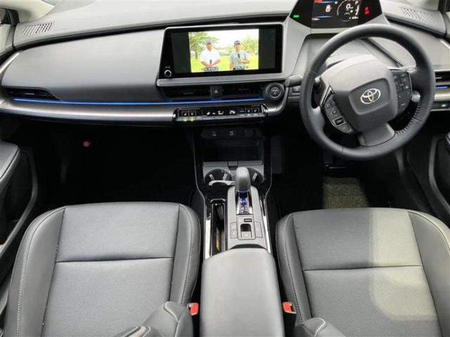 プリウス Ｚ　保証書／純正　ＳＤナビ／衝突安全装置／シートヒーター／全方位モニター／車線逸脱防止支援システム／シート　合皮／パーキングアシスト　自動操舵／電動バックドア／ヘッドランプ　ＬＥＤ／ＥＴＣ　全周囲カメラ（6枚目）