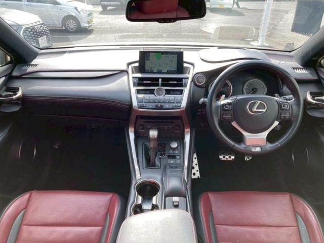 NX NX200t Fスポーツ 新品タイヤ/サンルーフ/純正 SDナビ/プリクラッシュセーフティ/エアーシート 前席/パノラミックビューモニター/車線逸脱防止支援システム/シート フルレザー 革シート 衝突被害軽減システム ETC(4枚目)