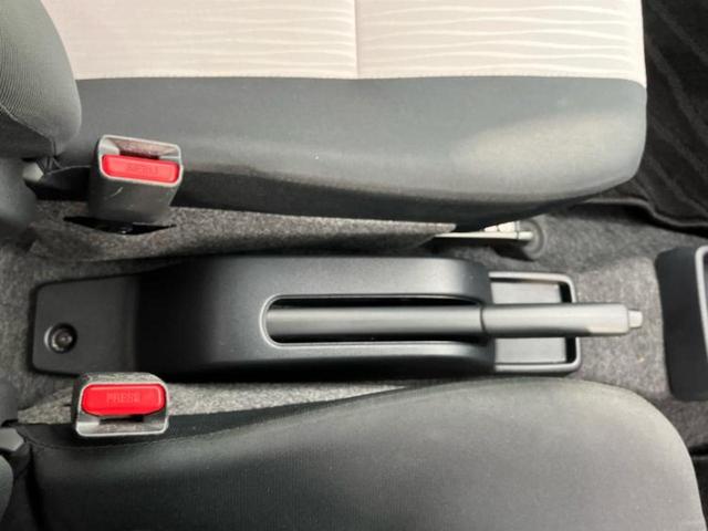 ＷＥＣＡＲＳでは各商談席に大型モニターをご用意しております！見やすい大画面でゆったりと全国の在庫をご覧いただけます！是非ご来店お待ちしております！