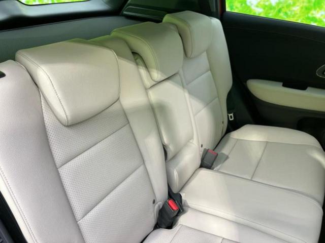 ヴェゼル ハイブリッドＺスタイルエディション　保証書／純正　８インチ　ＳＤナビ／衝突安全装置／シートヒーター　前席／シート　フルレザー／パーキングアシスト　バックガイド／ヘッドランプ　ＬＥＤ／ＵＳＢジャック／Ｂｌｕｅｔｏｏｔｈ接続　革シート（5枚目）