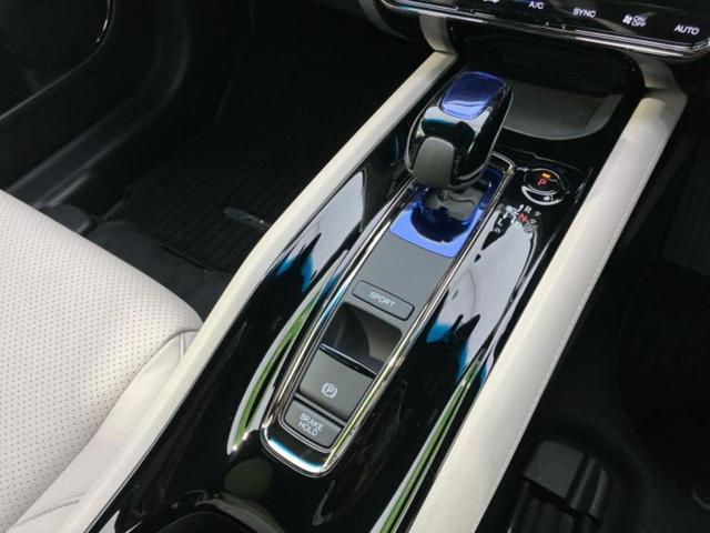 ヴェゼル ハイブリッドＺスタイルエディション　保証書／純正　８インチ　ＳＤナビ／衝突安全装置／シートヒーター　前席／シート　フルレザー／パーキングアシスト　バックガイド／ヘッドランプ　ＬＥＤ／ＵＳＢジャック／Ｂｌｕｅｔｏｏｔｈ接続　革シート（25枚目）