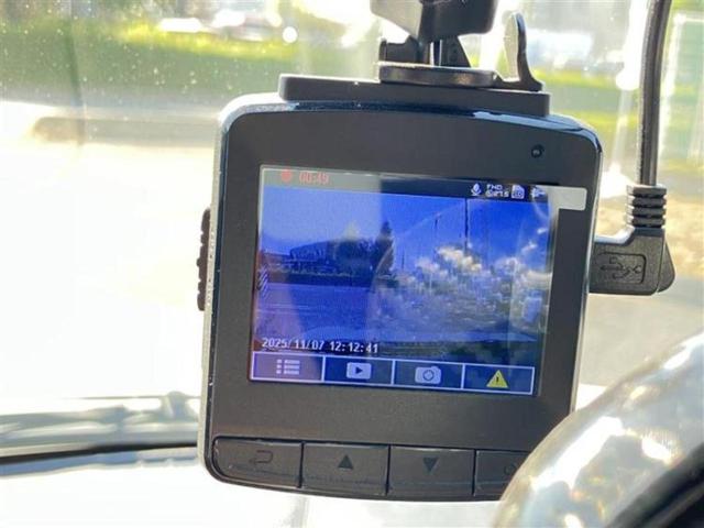 コペン ＧＲスポーツ　新品タイヤ／保証書／純正　ＳＤナビ／シートヒーター／ドライブレコーダー　社外／ヘッドランプ　ＬＥＤ／Ｂｌｕｅｔｏｏｔｈ接続／ＥＴＣ／ＥＢＤ付ＡＢＳ／横滑り防止装置／バックモニター／フルセグＴＶ（12枚目）