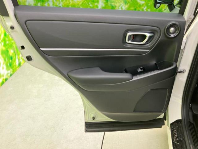 ヴェゼル eHEV Z 保証書/純正 9インチ SDナビ/衝突安全装置/シートヒーター/車線逸脱防止支援システム/シート ハーフレザー/電動バックドア/ヘッドランプ LED/ETC/EBD付ABS/横滑り防止装置 記録簿(22枚目)